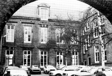 1963-De Cour