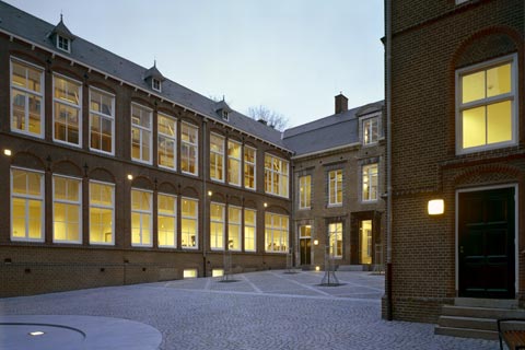 hofvantilly1